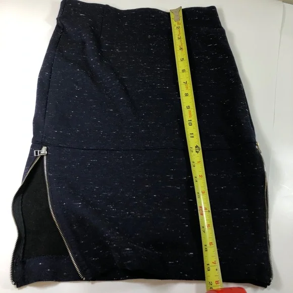 Women Aritzia pencil skirt zipped sz 4 - Picture 3 of 7